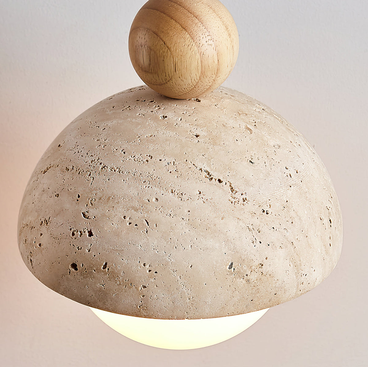 Aria Lámpara Colgante con Cúpula de Vidrio y Travertino — imagen 11 | Aura Lighting