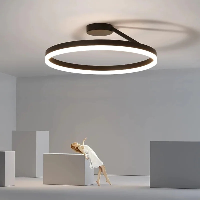Arisha Moderna Anilla Metal Lámpara de Techo Blanca/Negra — imagen 2 | Aura Lighting