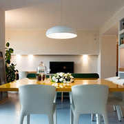Arisha Nordica Doma Metal/Acrílico Lámpara Colgante Negra/Blanca — imagen 6 | Aura Lighting