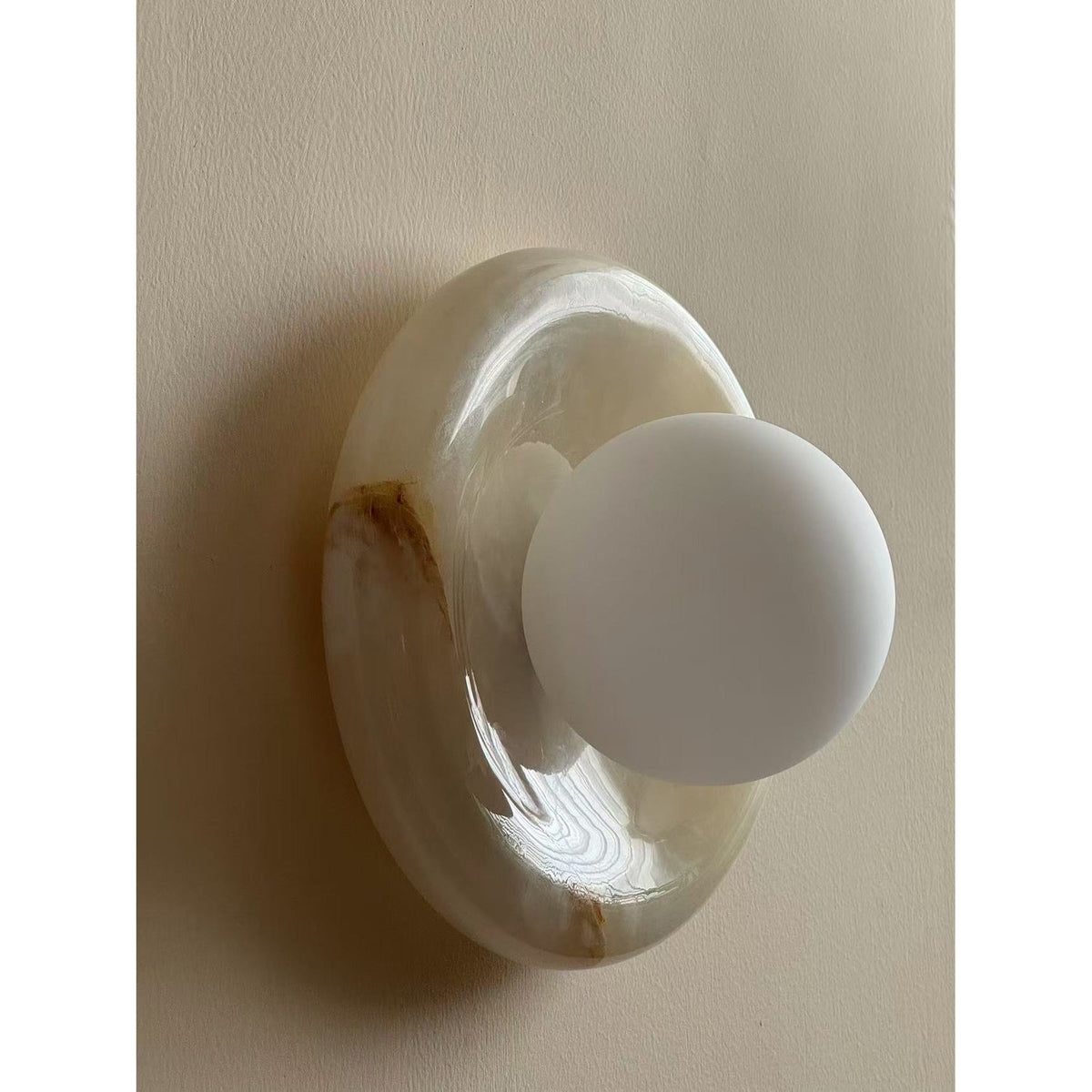 Avi Aplique de Pared Interior de Mármol — imagen 4 | Aura Lighting
