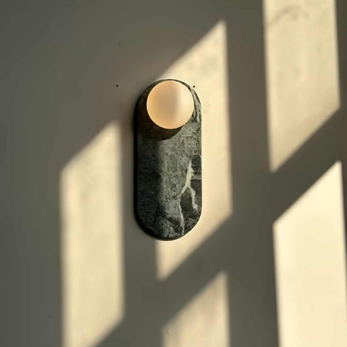 Avi Lámpara de Pared Ovalada de Mármol — imagen 2 | Aura Lighting