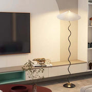 Mira Dinamarca Vintaje Forma de Paraguas Lámpara de Pie Blanca/Roja — imagen 2 | Aura Lighting