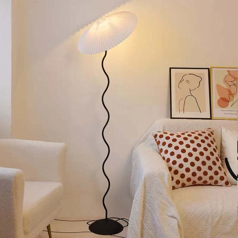 Mira Dinamarca Vintaje Forma de Paraguas Lámpara de Pie Blanca/Roja — imagen 5 | Aura Lighting