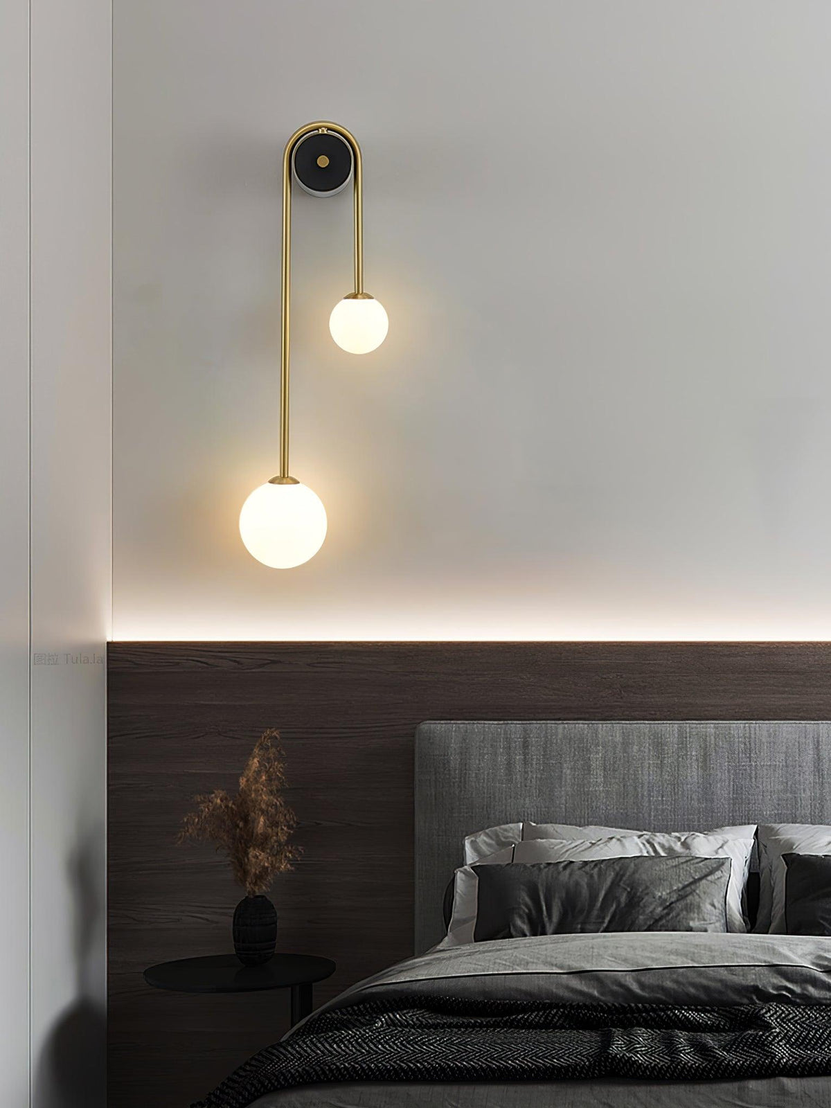 Brass Arc Wall Light - Aura Lighting