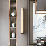Kristy Lámpara de Pared Lineal de Latón y Alabastro — imagen 17 | Aura Lighting