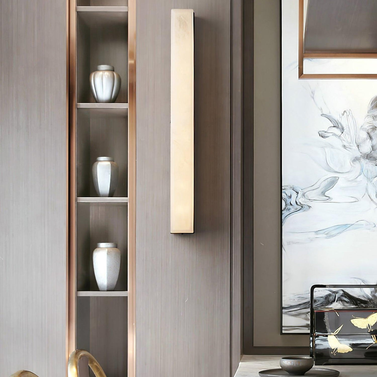 Kristy Lámpara de Pared Lineal de Latón y Alabastro — imagen 18 | Aura Lighting