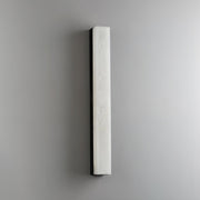 Kristy Lámpara de Pared Lineal de Latón y Alabastro — imagen 20 | Aura Lighting