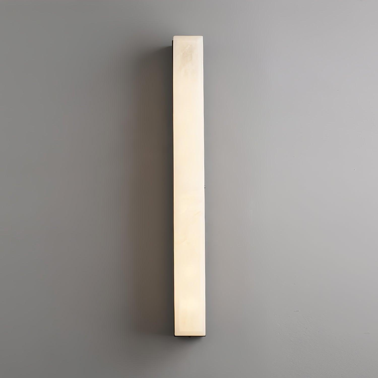 Kristy Lámpara de Pared Lineal de Latón y Alabastro — imagen 21 | Aura Lighting