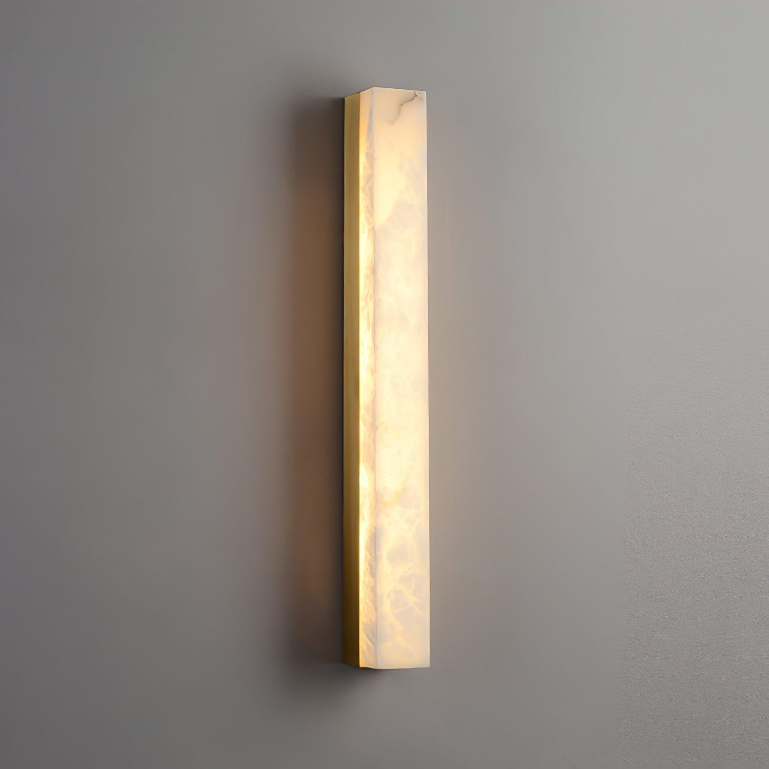 Kristy Lámpara de Pared Lineal de Latón y Alabastro — imagen 22 | Aura Lighting