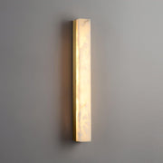 Kristy Lámpara de Pared Lineal de Latón y Alabastro — imagen 22 | Aura Lighting