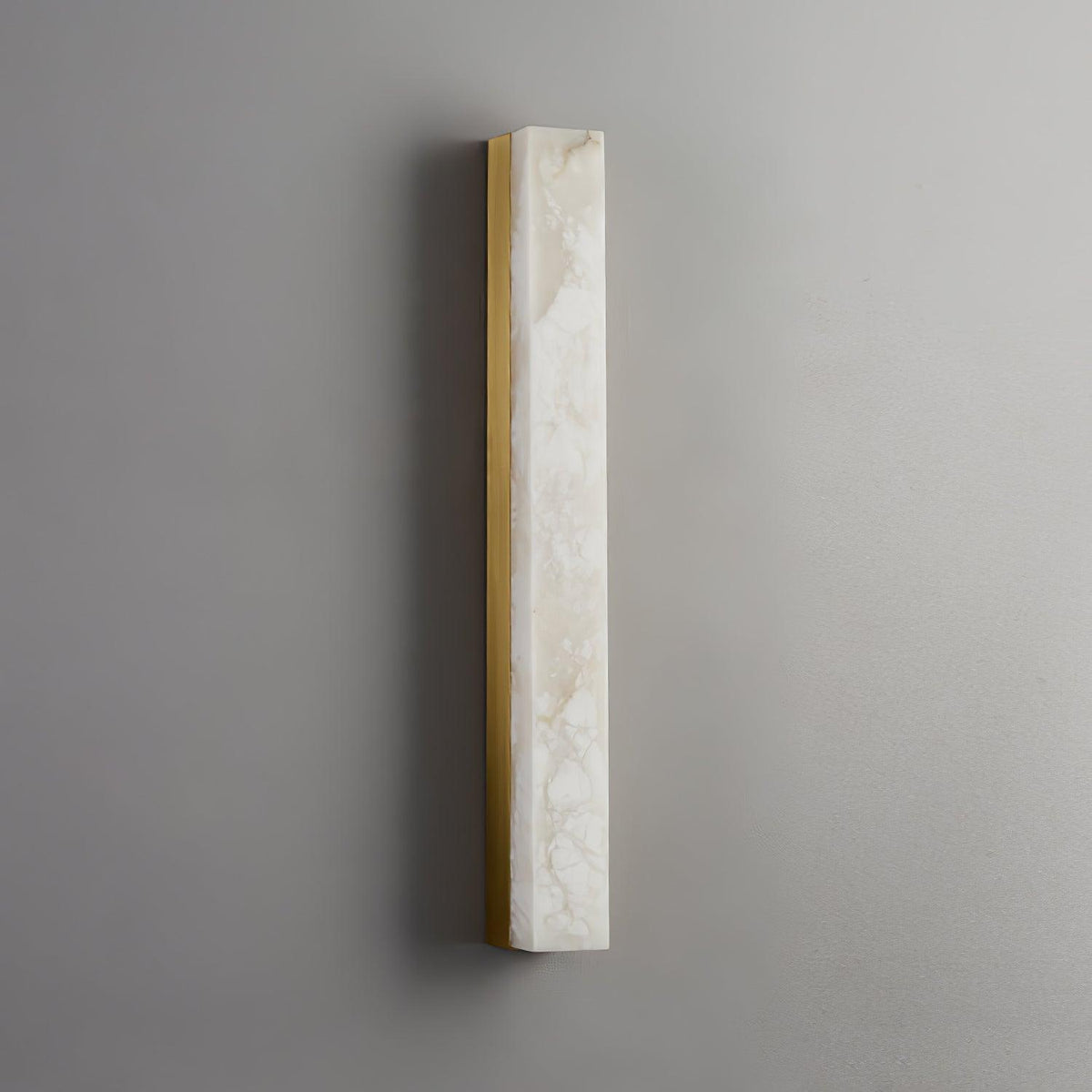 Kristy Lámpara de Pared Lineal de Latón y Alabastro — imagen 23 | Aura Lighting