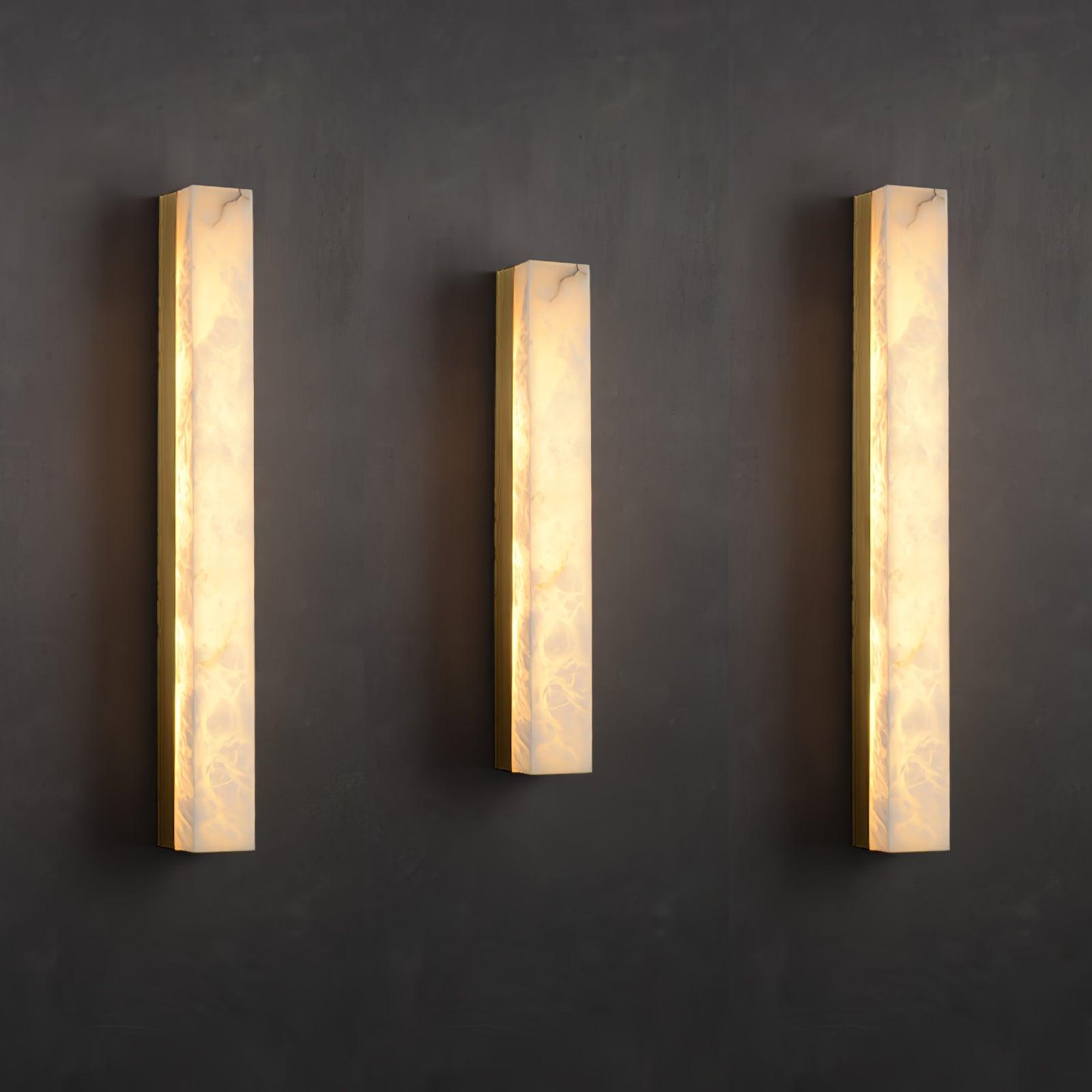 Kristy Lámpara de Pared Lineal de Latón y Alabastro — imagen 24 | Aura Lighting