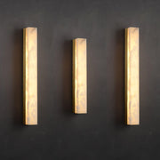 Kristy Lámpara de Pared Lineal de Latón y Alabastro — imagen 24 | Aura Lighting