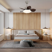 Ventilador de Techo Kaelen de Madera con iluminación LED integrada, encendido.