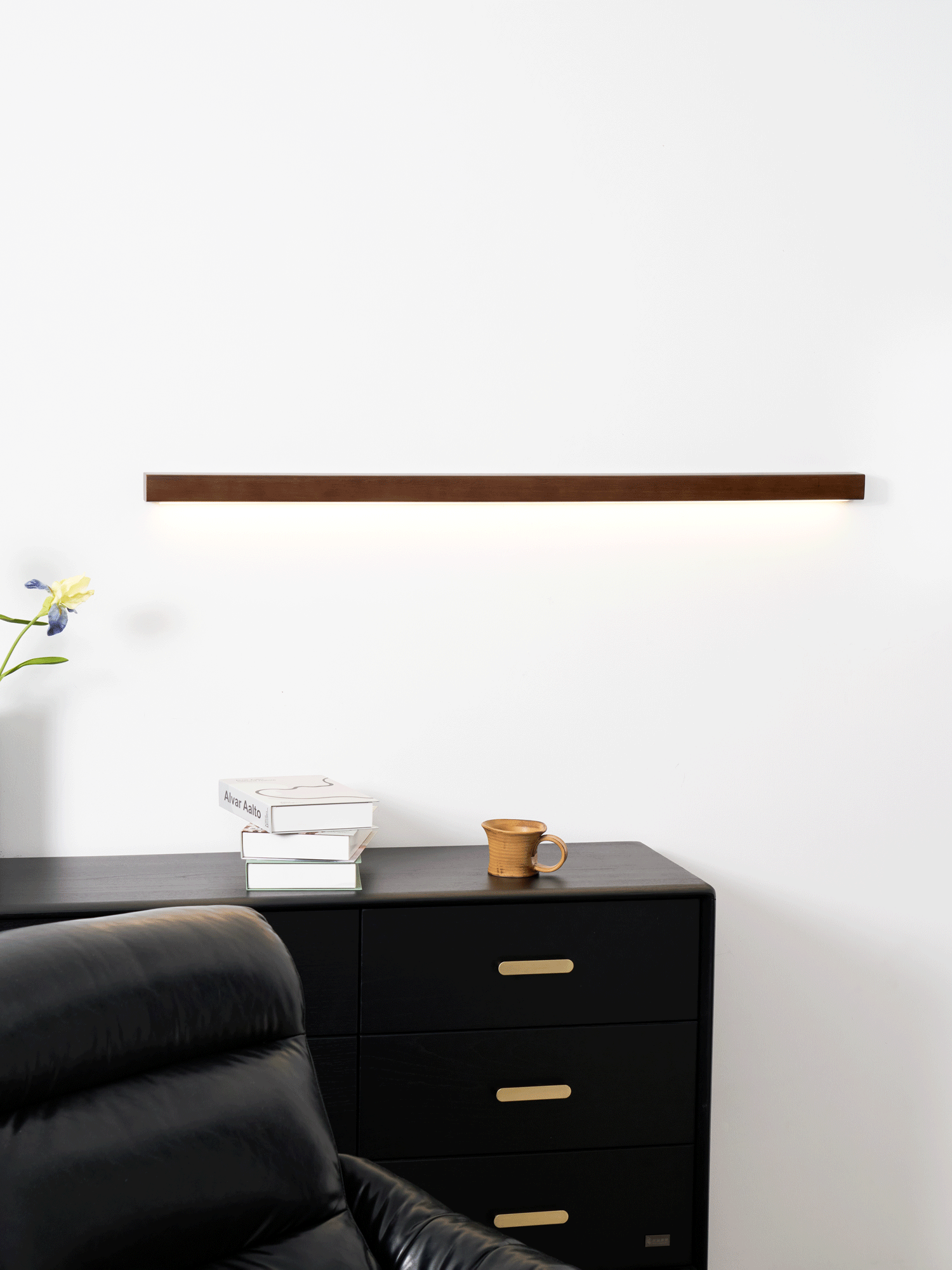 Arlo Linear Wood Wall Light - Aura Lighting