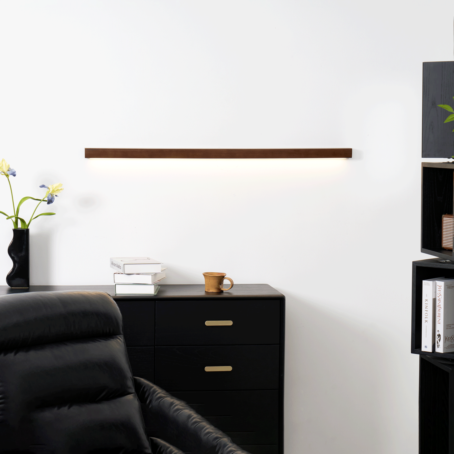 Arlo Linear Wood Wall Light - Aura Lighting