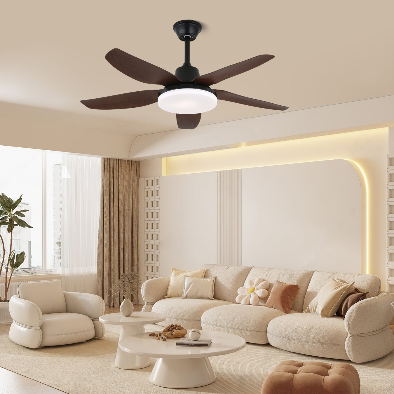 Ventilador de Techo Luvo con Luz, mostrando su diseño moderno y características