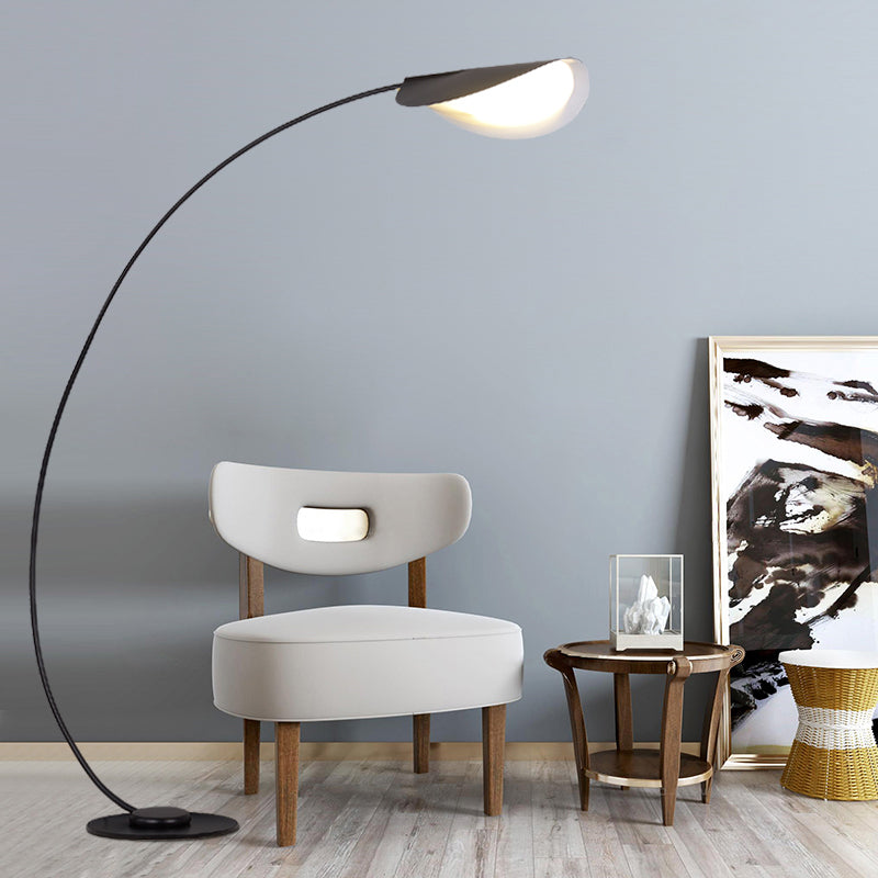 Mira Moderna Geométrica Metal LED Lámpara de Pie Negra — imagen 13 | Aura Lighting