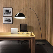 Mira Moderna Minimalista Metal Lámpara de Pie Negra — imagen 10 | Aura Lighting