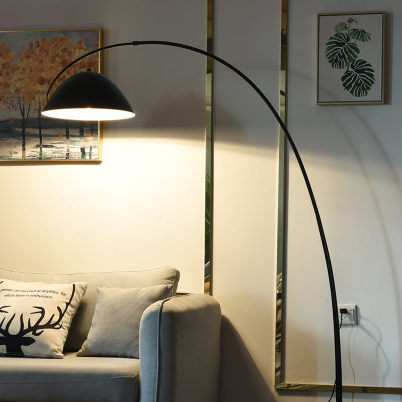 Mira Moderna Minimalista Metal Lámpara de Pie Negra — imagen 15 | Aura Lighting