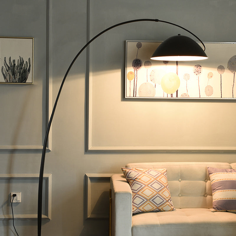 Mira Moderna Minimalista Metal Lámpara de Pie Negra — imagen 16 | Aura Lighting