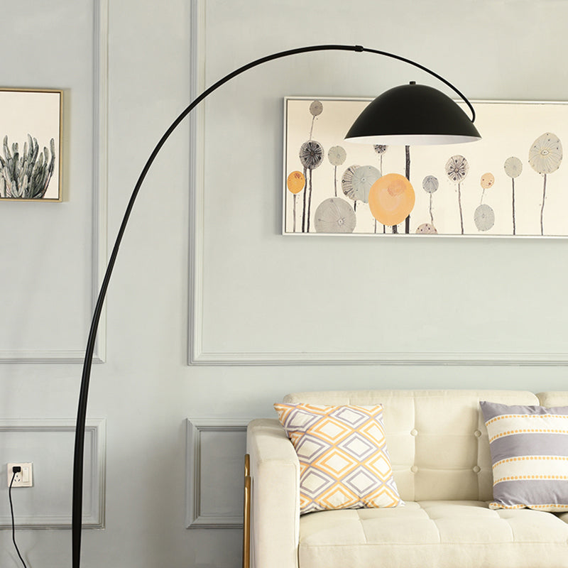 Mira Moderna Minimalista Metal Lámpara de Pie Negra — imagen 5 | Aura Lighting