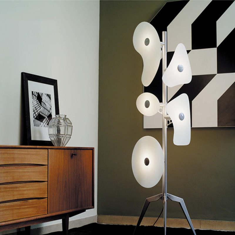 Mira Modern Geométrico Metal LED Lámpara de Pie Blanca — imagen 2 | Aura Lighting