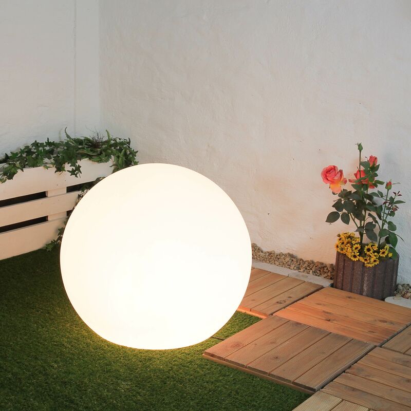 Mira Moderna Esfera Acrílico Luz Exterior Lámpara de Pie Blanca — imagen 15 | Aura Lighting