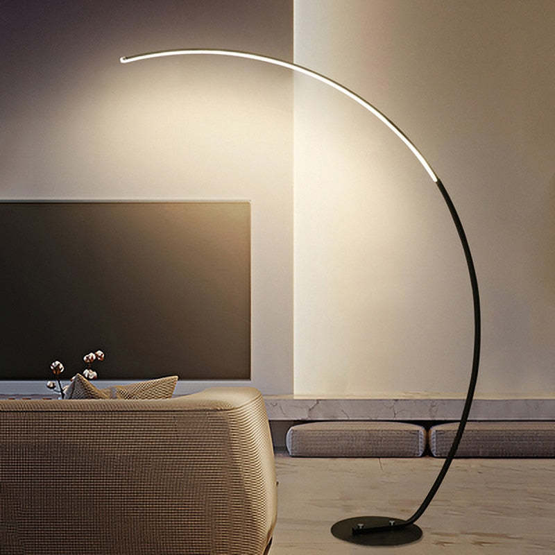 Mira Moderna Lineal Metal/Silicio LED Lámpara de Pie, Negra/Blanca — imagen 7 | Aura Lighting