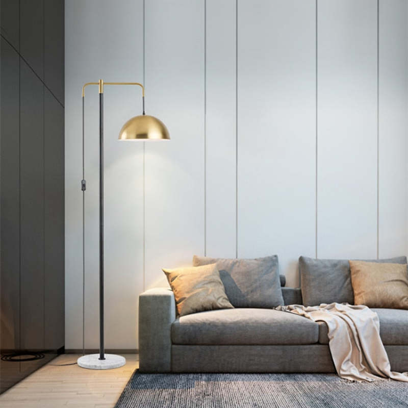 Mira Moderna Geométrica Metal LED Lámpara de Pie Dorada — imagen 2 | Aura Lighting
