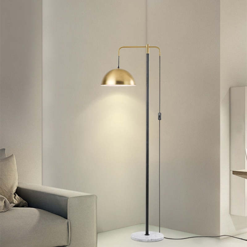 Mira Moderna Geométrica Metal LED Lámpara de Pie Dorada — imagen 7 | Aura Lighting