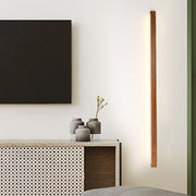 Muto Lámpara de Pared Lineal de Madera — imagen 15 | Aura Lighting