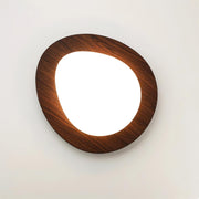 Muto Lámpara de Techo Nogal con Forma de Guijarro — imagen 16 | Aura Lighting