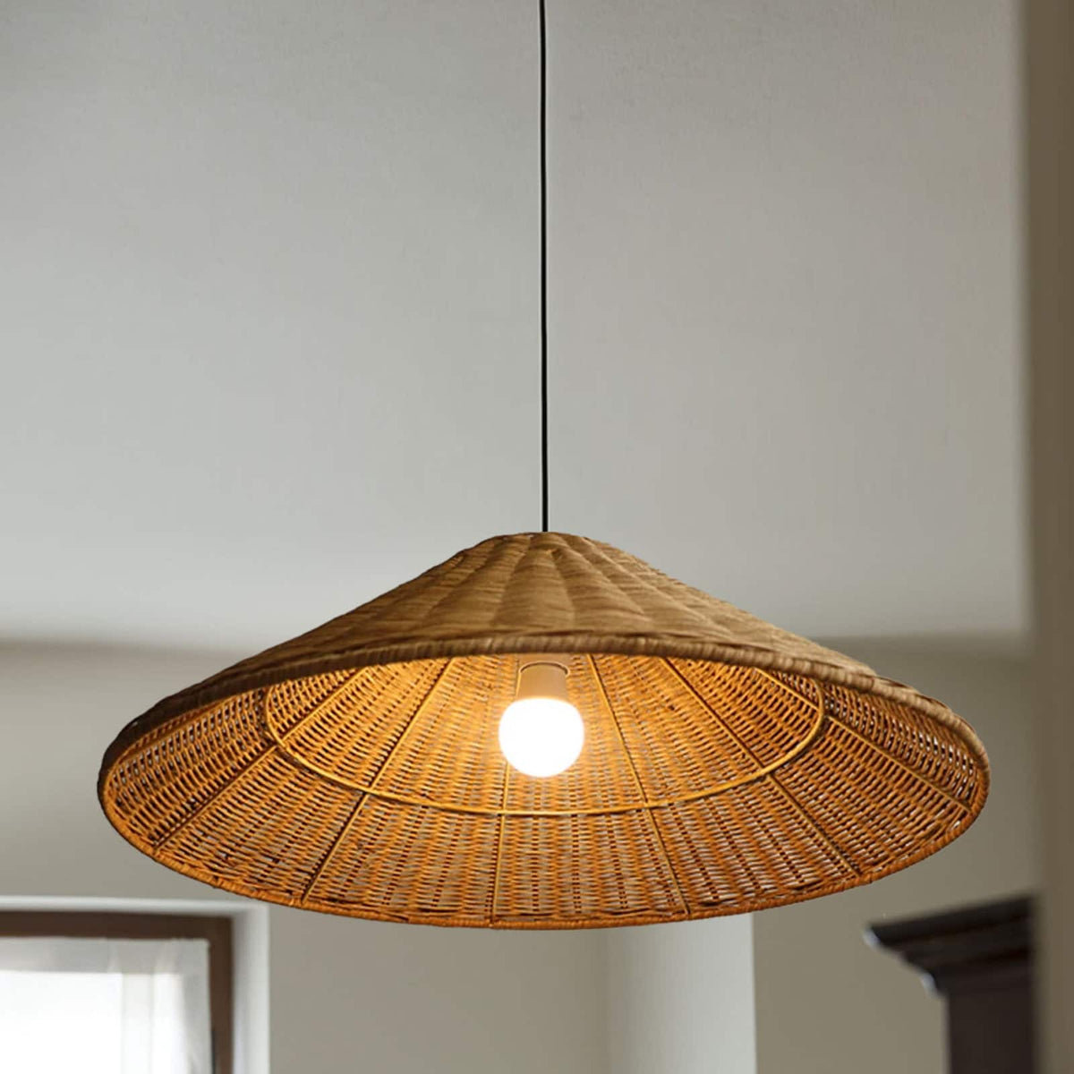 Muto Vintage Hecho a Mano LED Ratán Lámpara Colgante Salón — imagen 8 | Aura Lighting