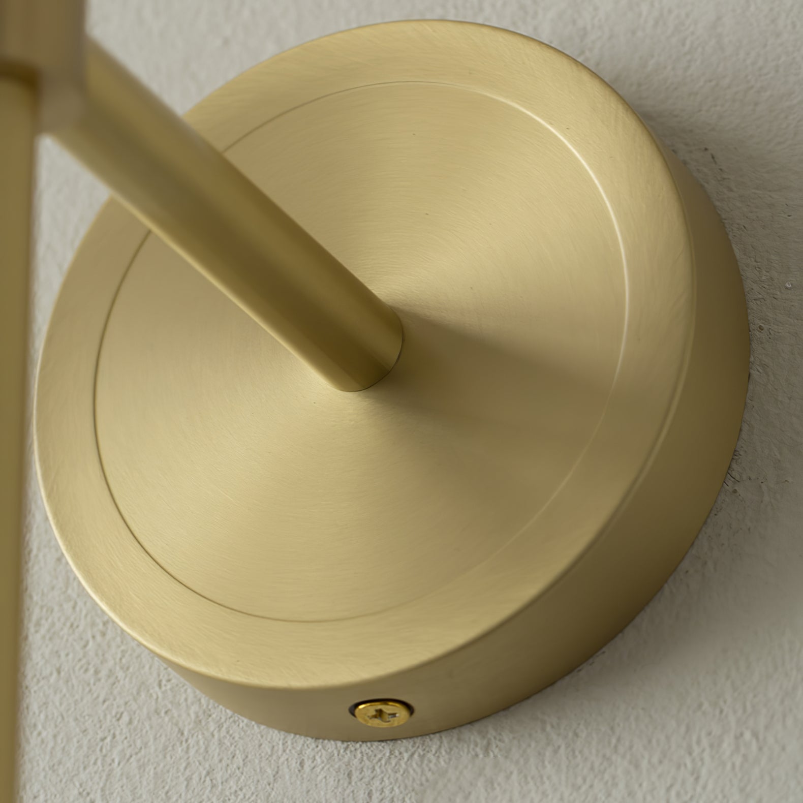 Tracie Classic Sconce - Aura Lighting