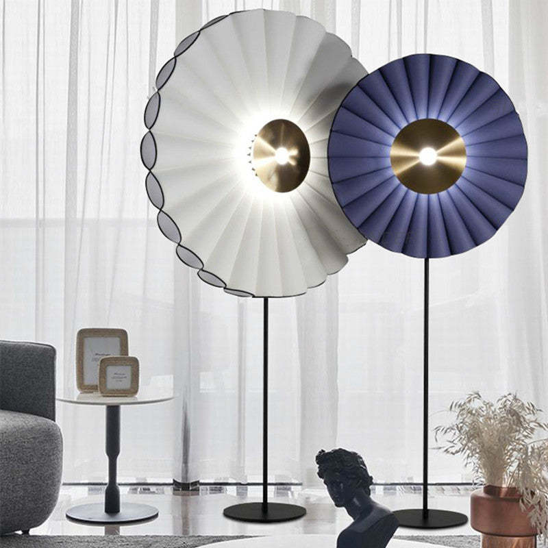 Mira Moderna Geométrica Metal LED Lámpara de Pie Blanco/Azul — imagen 3 | Aura Lighting