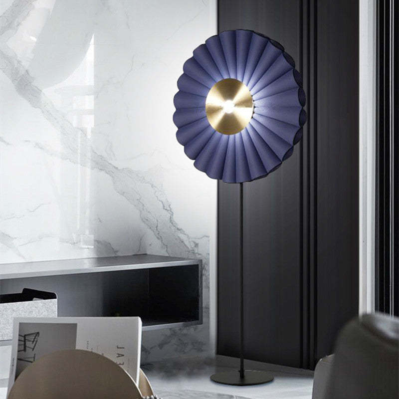 Mira Moderna Geométrica Metal LED Lámpara de Pie Blanco/Azul — imagen 7 | Aura Lighting