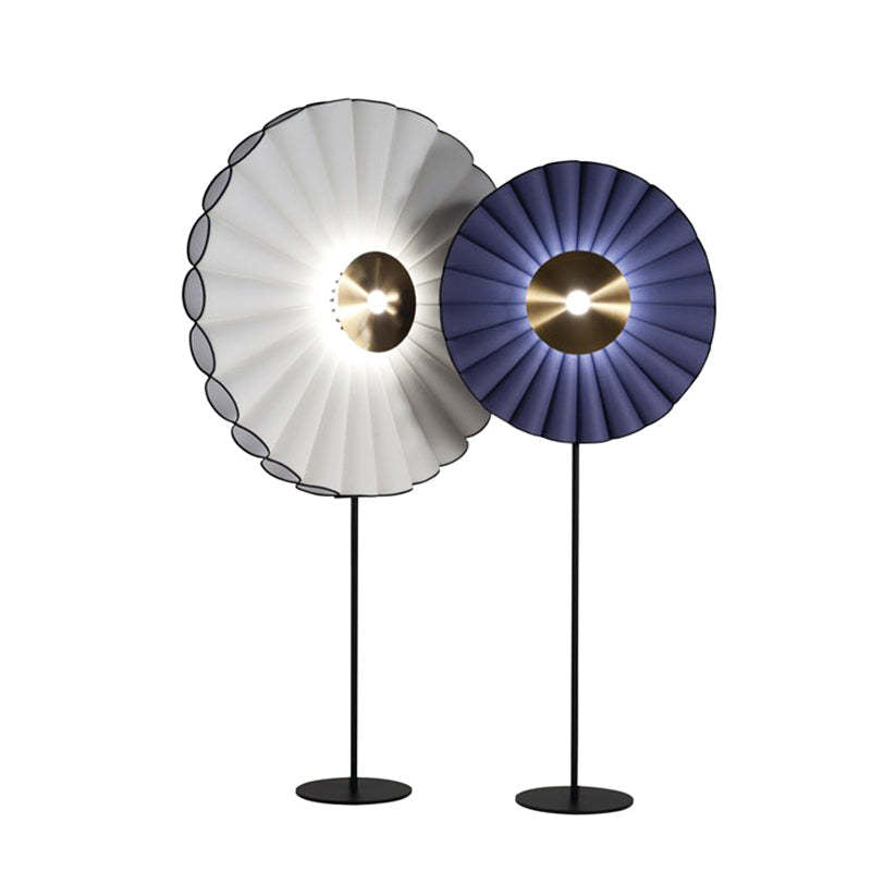 Mira Moderna Geométrica Metal LED Lámpara de Pie Blanco/Azul — imagen 9 | Aura Lighting