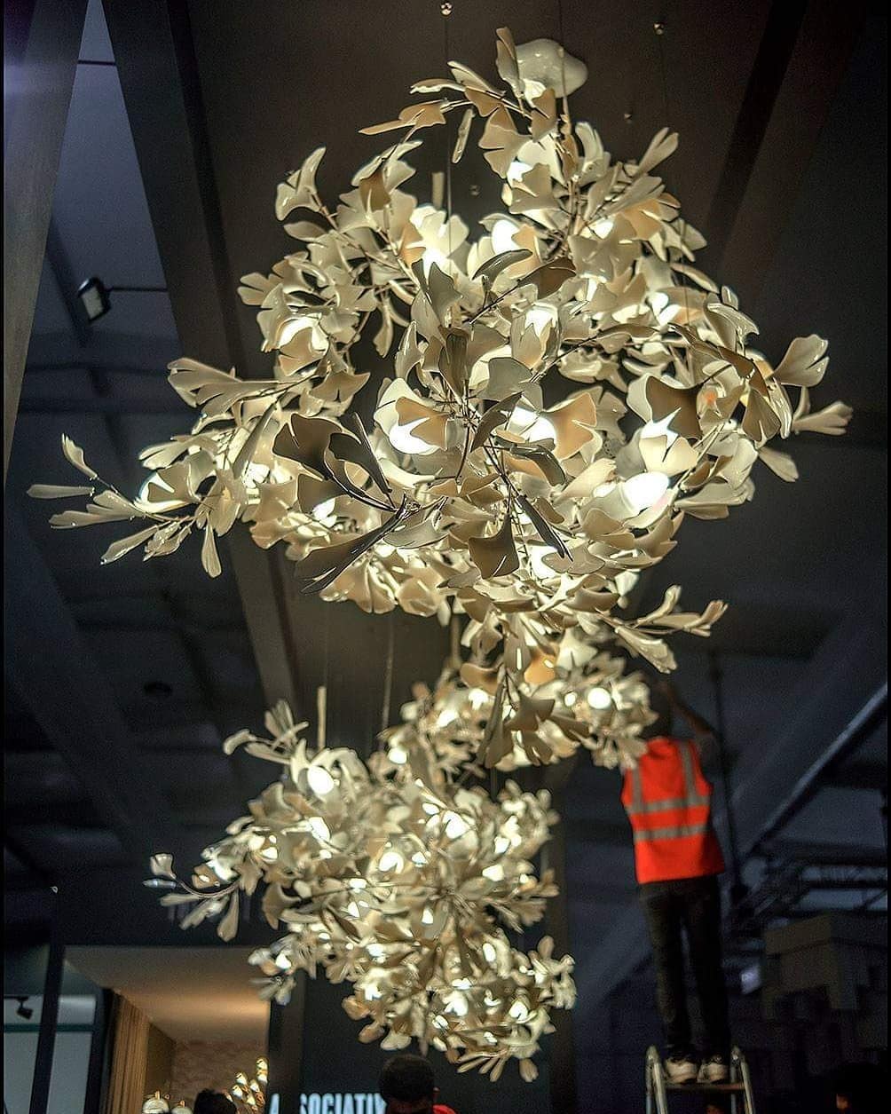 Eurzoris Gingko Metal Leaf Chandelier - Aura Lighting
