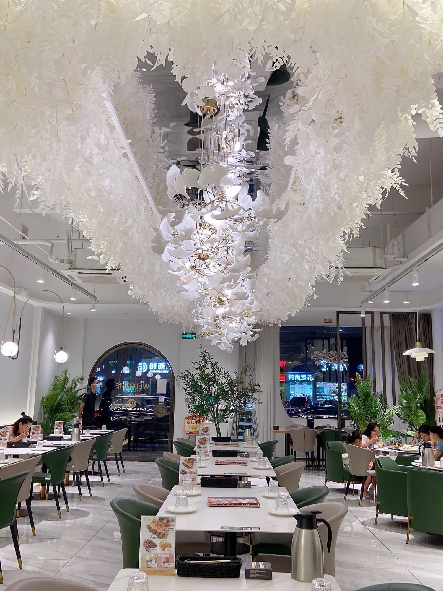 Eurzoris Gingko Metal Leaf Chandelier - Aura Lighting