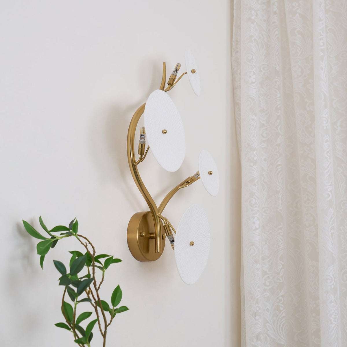 Olivia Lámpara de Pared con Pétalos de Loto — imagen 26 | Aura Lighting