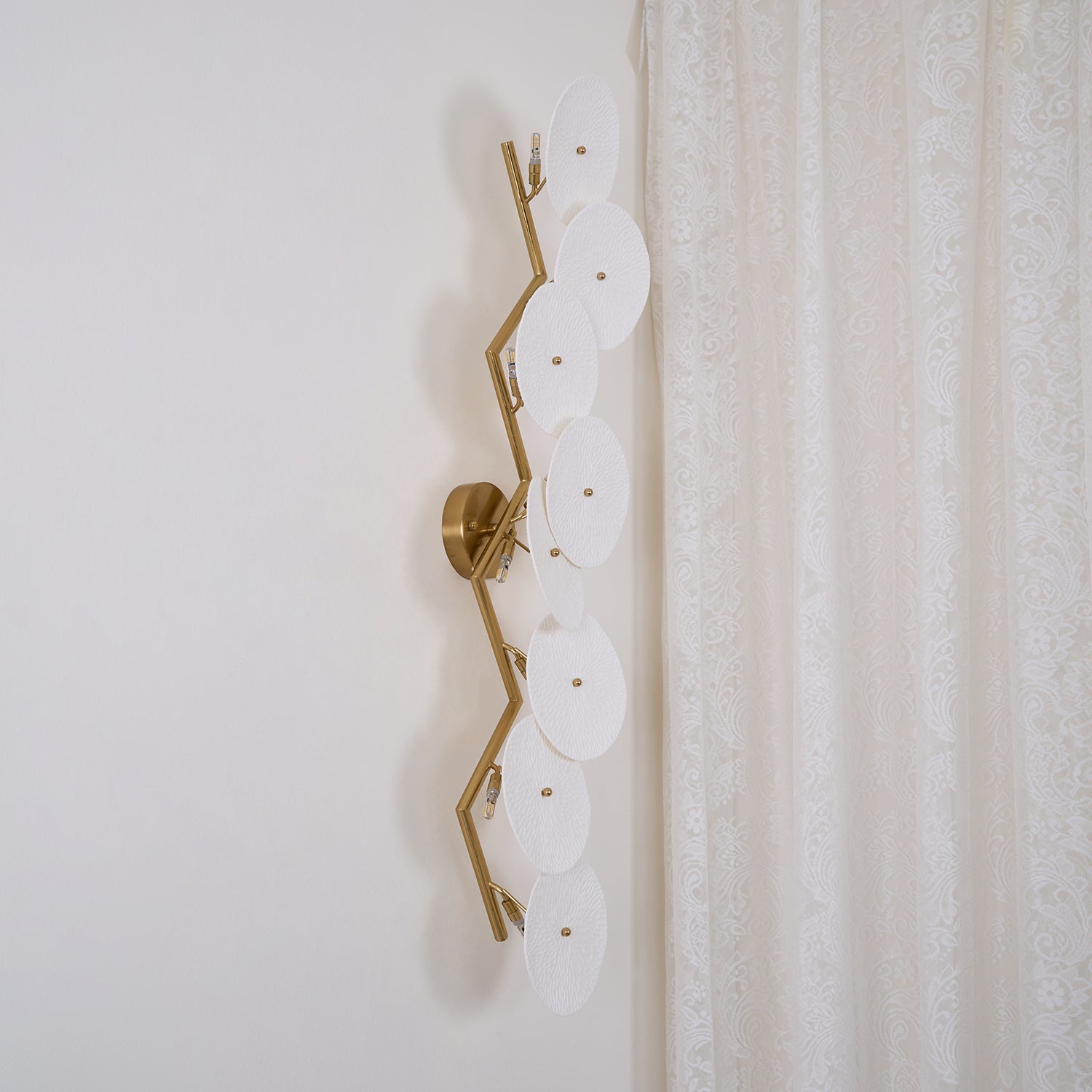 Olivia Lámpara de Pared con Pétalos de Loto — imagen 32 | Aura Lighting