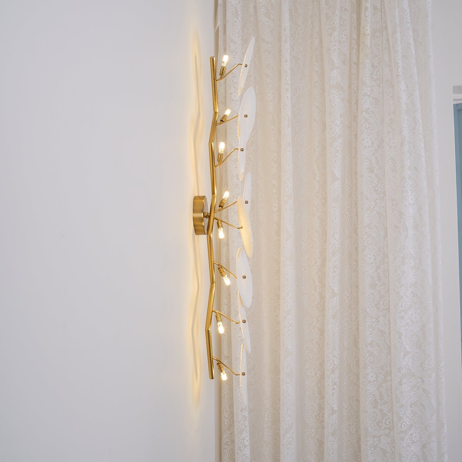 Olivia Lámpara de Pared con Pétalos de Loto — imagen 36 | Aura Lighting