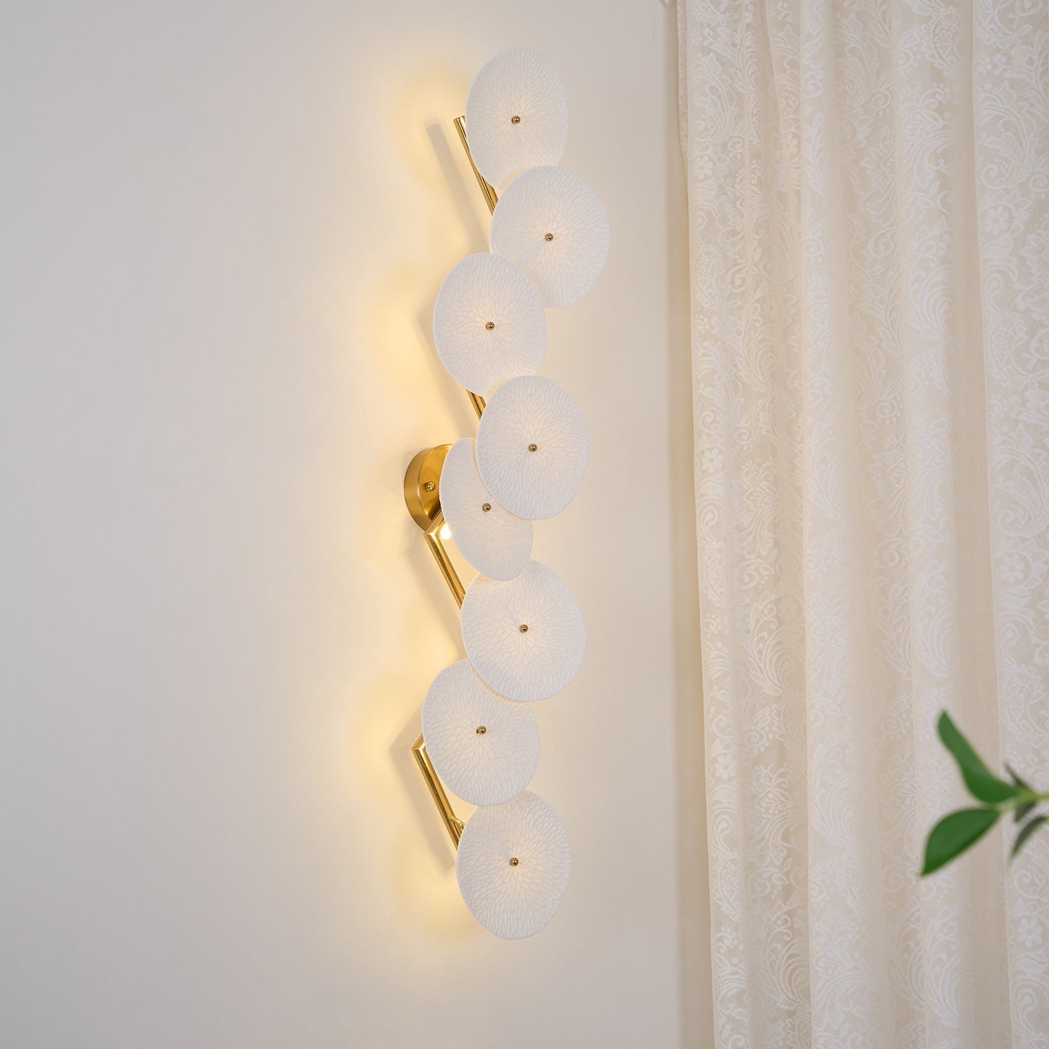 Olivia Lámpara de Pared con Pétalos de Loto — imagen 37 | Aura Lighting