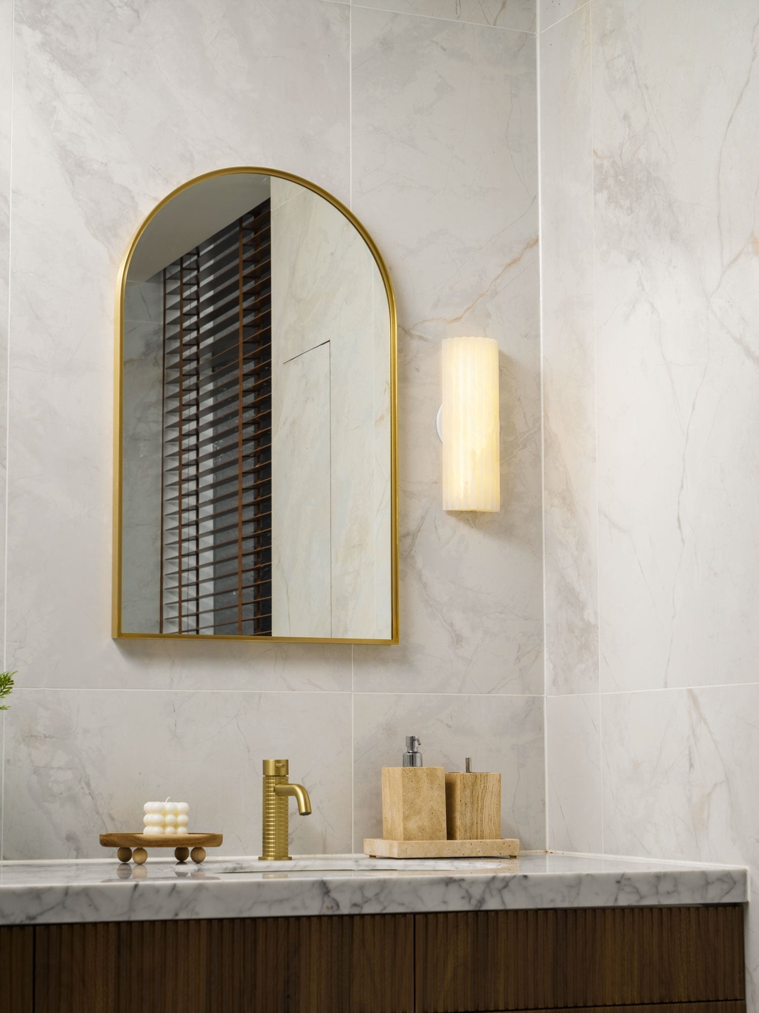Orcarion Alabaster Wall Lamp - Aura Lighting