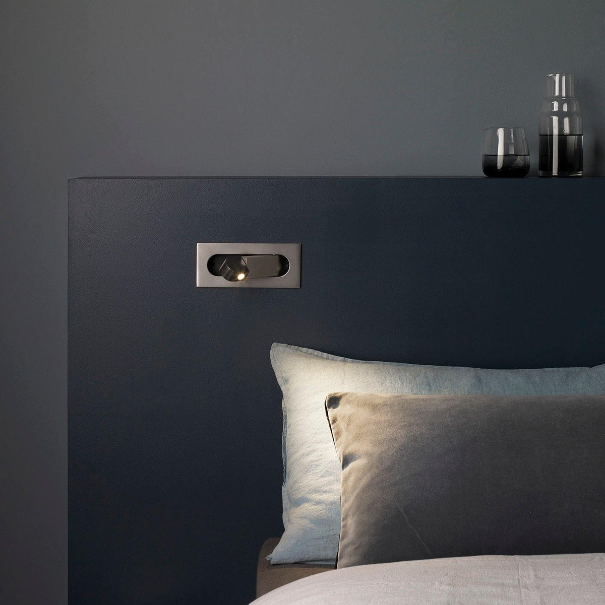 Modern LED Bedside Reading Light - Aura Lighting
