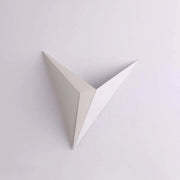 Ray Minimalita Triángulo LED Aplique de Pared — imagen 1 | Aura Lighting