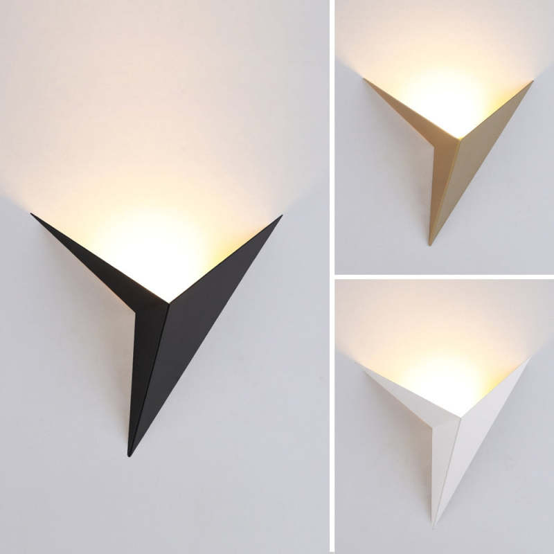 Ray Minimalita Triángulo LED Aplique de Pared — imagen 6 | Aura Lighting