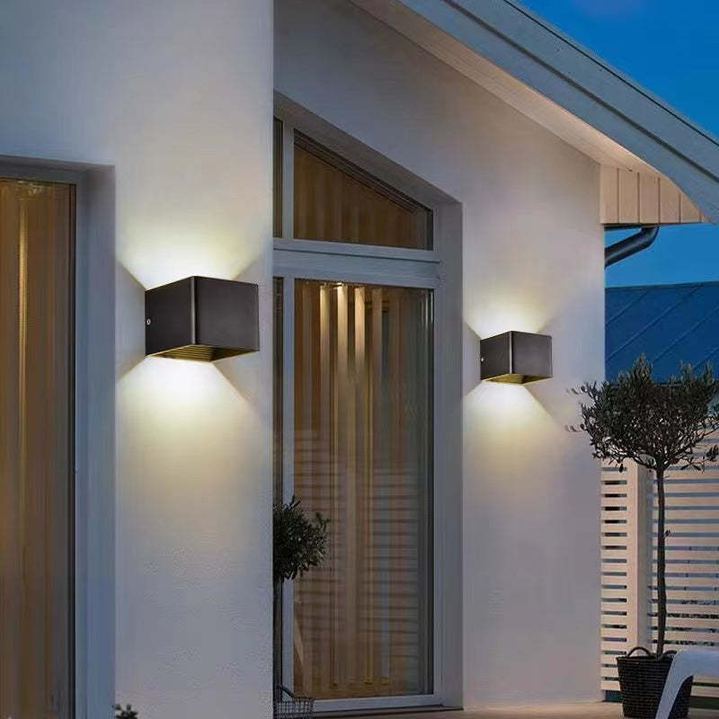 Ray Moderno Doble Foco Metal Aplique de Pared Exterior Negro/Blanco — imagen 11 | Aura Lighting