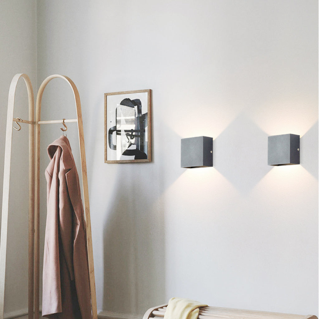 Ray Moderno Doble Foco Metal Aplique de Pared Exterior Negro/Blanco — imagen 18 | Aura Lighting